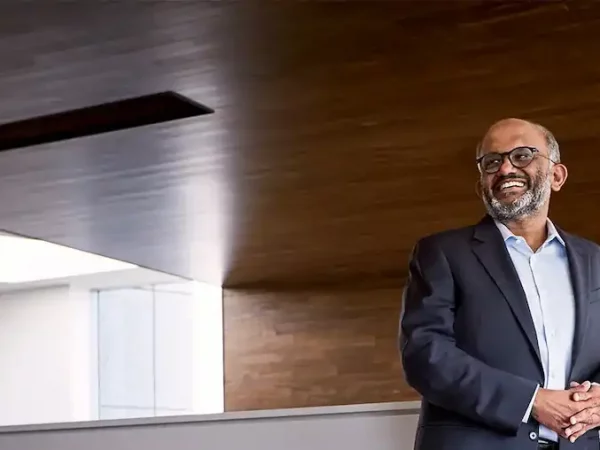 Dimite por sorpresa el CEO de Adobe