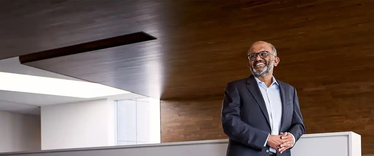 Dimite por sorpresa el CEO de Adobe